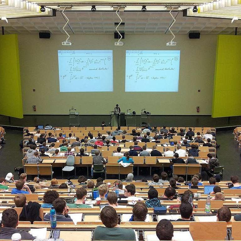 ein voller Hörsaal