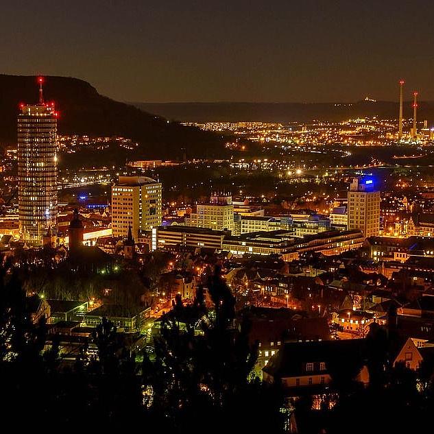 Skyline Jena bei Nacht